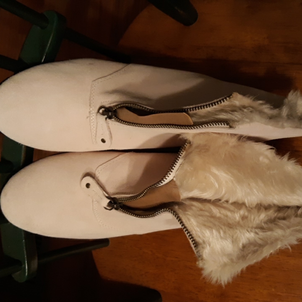 Boots - Picture 5 of 6